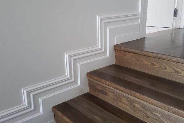 Skirting hallway